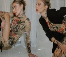 Şeyma Subaşı, renkli elbisesiyle kızı Melisa’ya poz verdi!