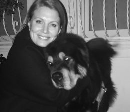 Caroline Koç Köpeğini Kaybetti…
