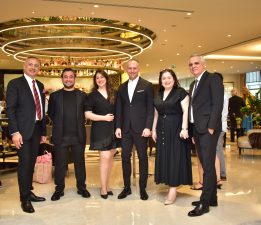 Izaka Terrace Yaza Merhaba Partisine Ünlü Akını