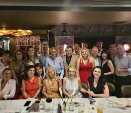 Serda Büyükkoyuncu’ya Dostlarından Sürpriz…