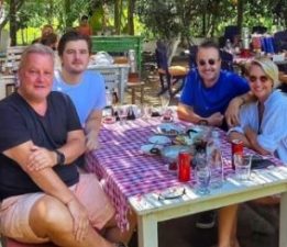 Dostlar Kahvaltıda Buluştu…