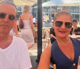 Çarıkçılar çiftinin hem iş hem tatil keyfi