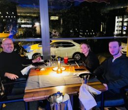 Vardar, Canlarıyla Yemeğe Çıktı…