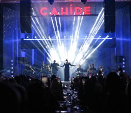 Siyah Kuğu Sibel Can