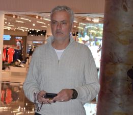 Jose Mourinho’nun alışveriş keyfi