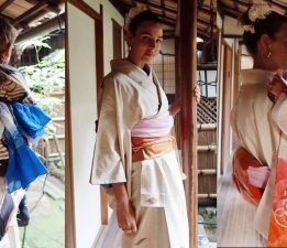 Aslışah Alkoçlar Demirağ Japonya’da Kimono Giydi!
