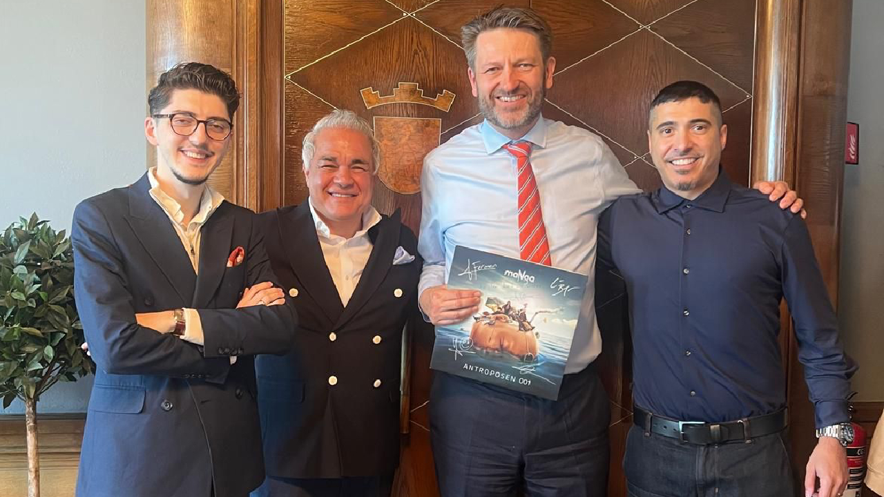 maNga solisti Ferman Akgül Oslo Parlemento’sunda…