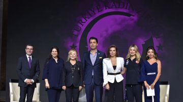KADIN ZİRVESİ’NDE ÖDÜLLER SAHİPLERİNİ BULDU