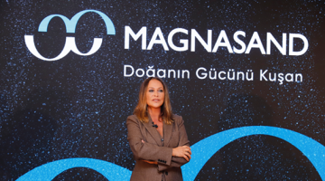 Hülya Avşar: “Öğretmenlik ve Doktorluk Kutsal, Oyunculuk Değil”